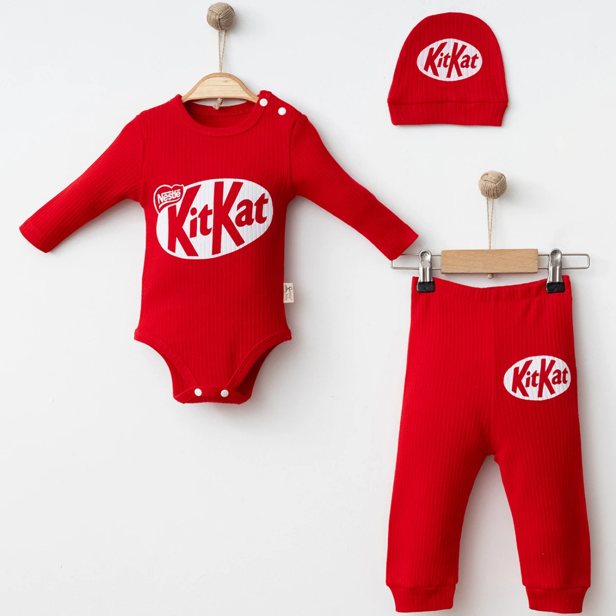 3/12 AY KITKAT BASKILI SAPKALI BEBE TAKIM