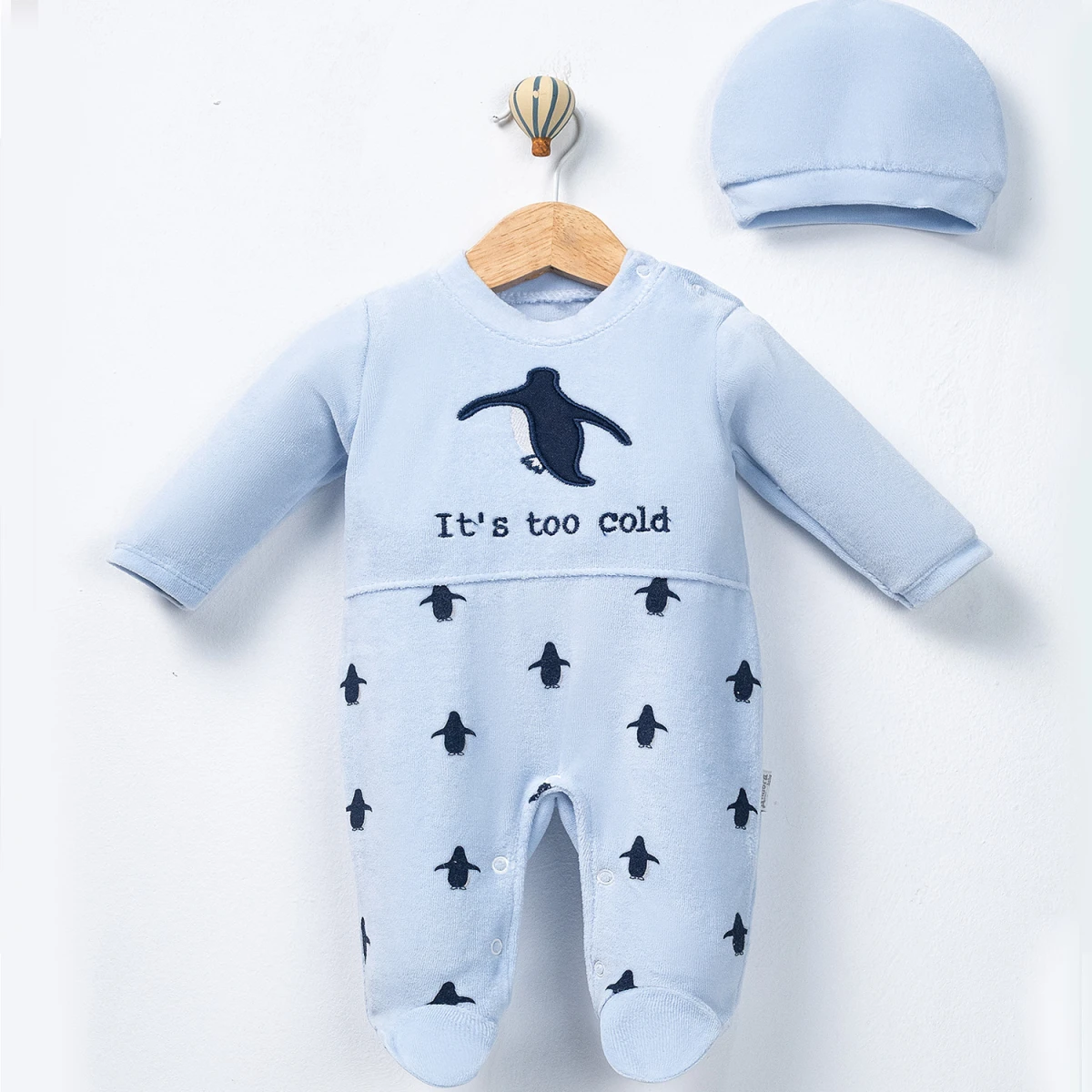 3/9 AY PENGUENLER BASKILI BEBE TULUM