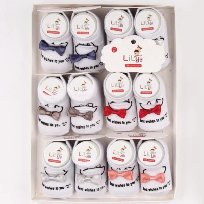 0/6 AY AYAKLI PAPYONLU KOPEKLI BEBE CORAP