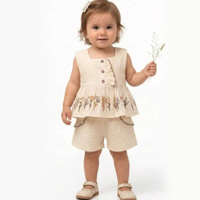 6/24 AY DUGMELI CICEK NAKISLI SORTLU KIZ TAKIM